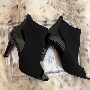 Donald Pliner peep toe heeled boots